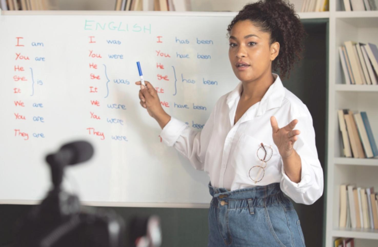 Analystes financiers travaillant sur des modèles de valorisation